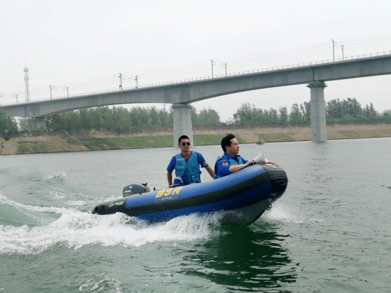 舔中国空姐私处"